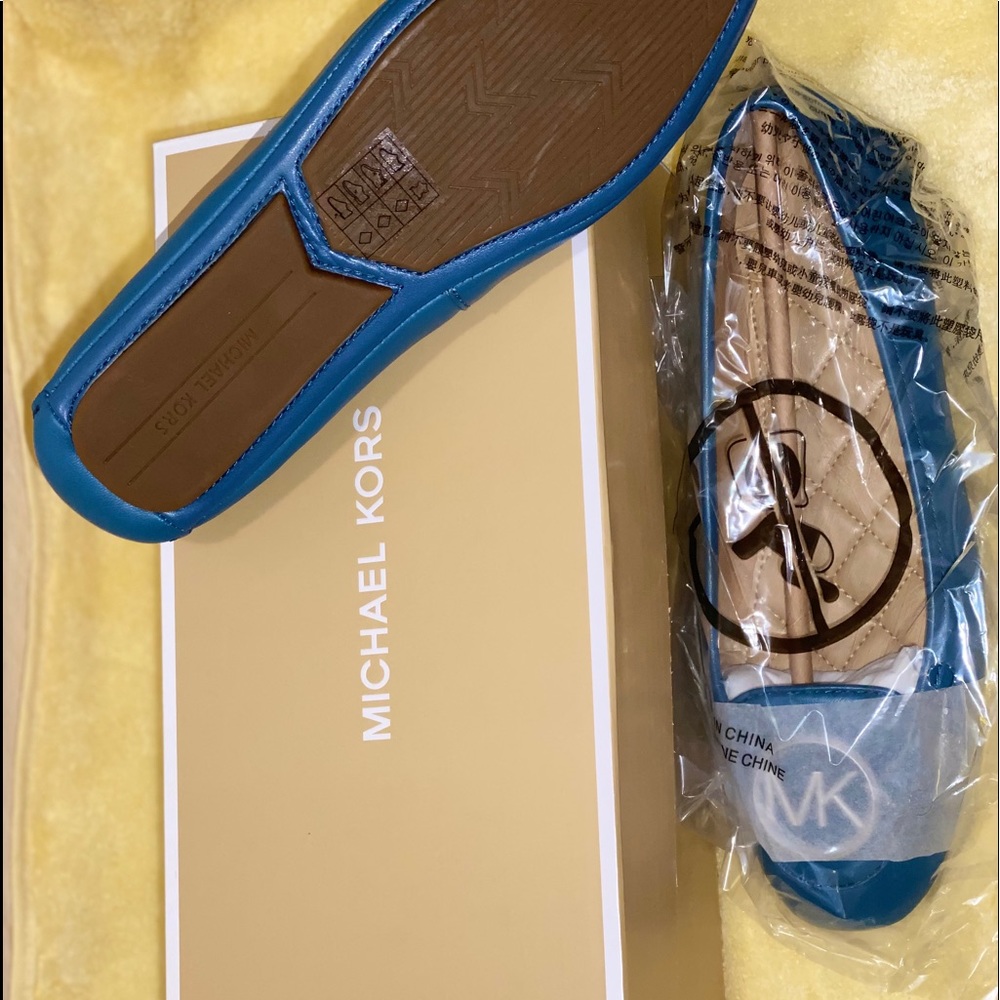 Michael kors flats - Picture 2 of 3